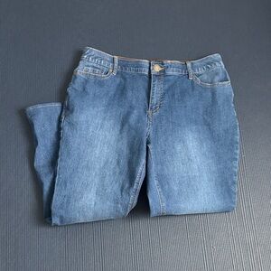 Classic Mid-Rise Women's Blue Denim Jeans, Christopher & Banks, 14w, EC